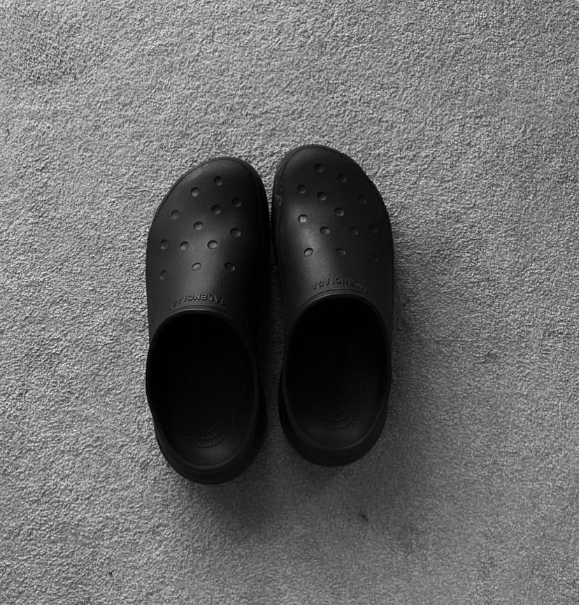 Black Crocs Classic Quiet Clogs